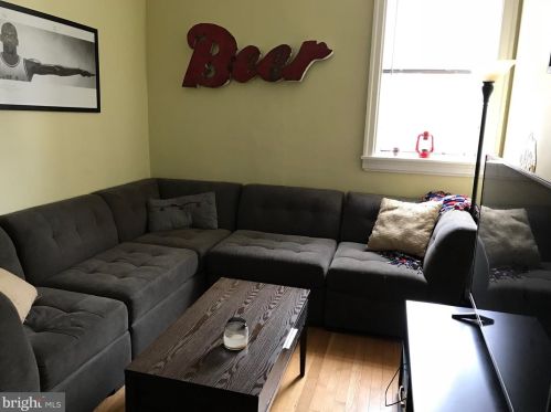 113 Walnut Ave, Ardmore PA 19003-2104 exterior