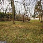 3240 28th St, Alexandria VA 22302-1325 exterior