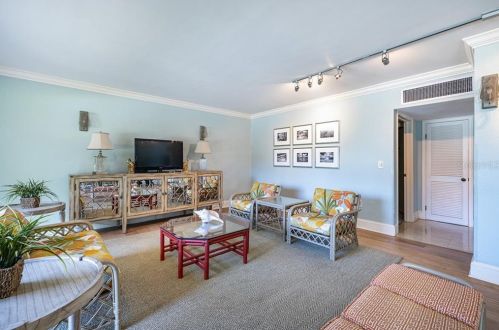 5020 Bayshore Blvd, Tampa FL 33611-3824 exterior