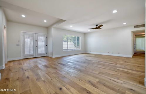 4956 Clarendon Ave, Phoenix AZ  85031-3141 exterior