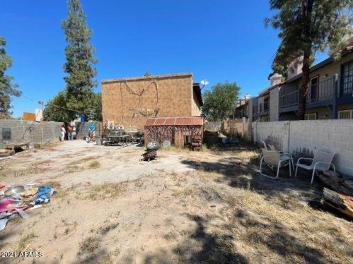 2725 Beck Ln, Phoenix AZ 85032-4255 exterior