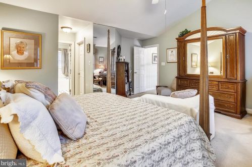 1276 Beverly Rd, Mc Lean VA 22101-2834 exterior