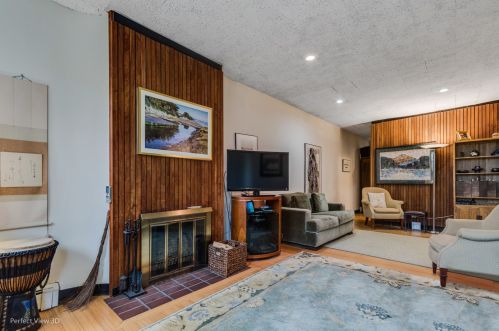 5533 Dorchester Ave, Chicago IL 60637-1720 exterior