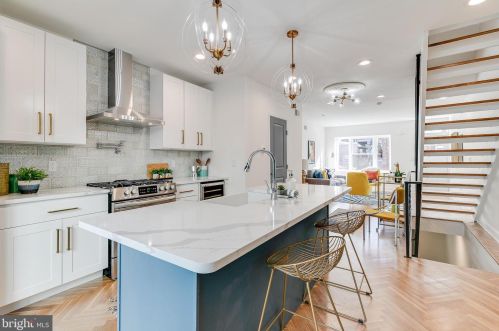 1009 Greenwich St, Philadelphia PA 19147-6409 exterior