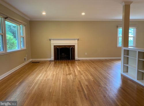 1334 Mayflower Dr, Mc Lean VA  22101-3405 exterior