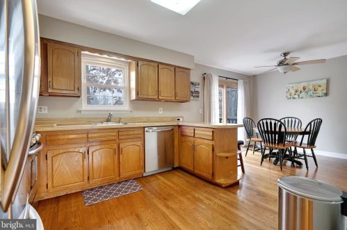 18 Stafford Ct, Trenton NJ 08690-3318 exterior