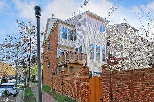 4999 Murtha St, Alexandria VA 22304-8612 exterior