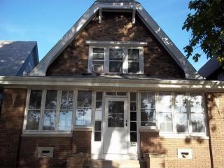 914 20th St, Milwaukee, WI 53204-1145