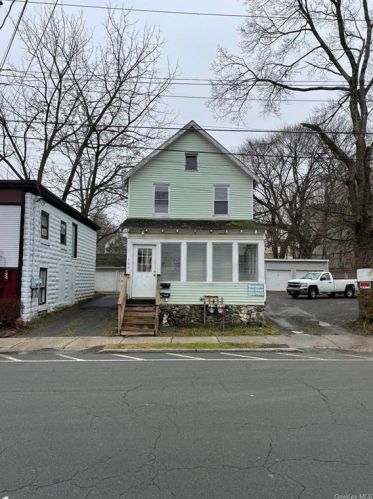 104 Prospect Ave, Middletown, NY 10940-4030