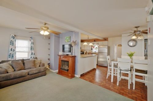 31 Wilson Ave, Woonsocket, RI 02895-4616