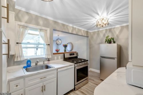 49 Ashby Ave, Livingston NJ 07039-2025 exterior