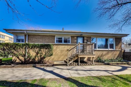 3259 Berteau Ave, Chicago, IL 60618-2303