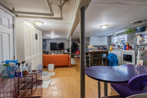 6343 Tripp Ave, Chicago IL 60646-4524 exterior