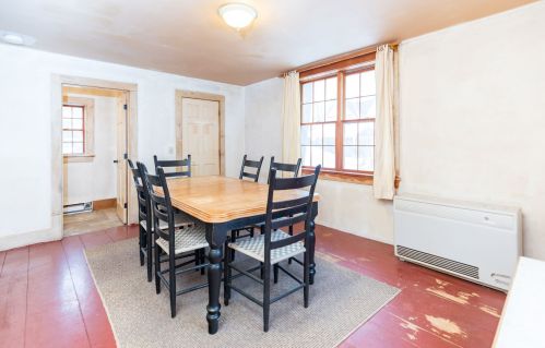 23 Hl St, Dover NH 03820-3111 exterior