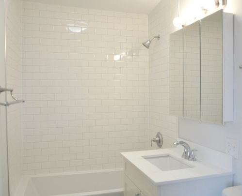 1940 Oakdale Ave, Chicago IL  60657-4179 exterior