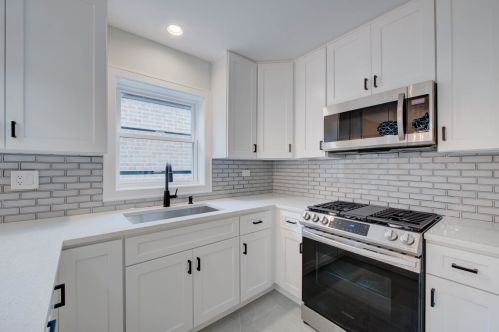 4852 La Crosse Ave, Chicago IL  60638-2119 exterior