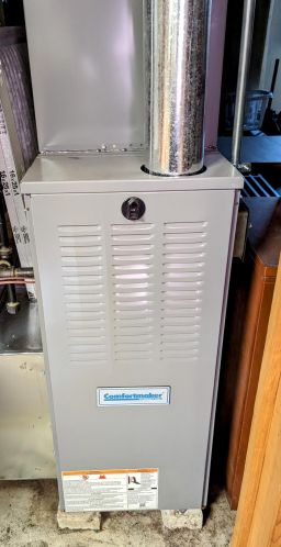 4914 104, Milwaukee WI 53228-3204 exterior