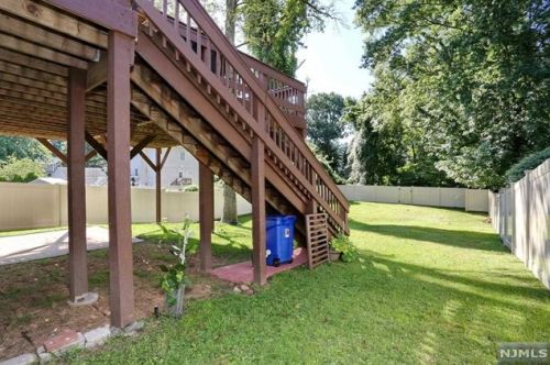 7 Lawrence Ave, Dumont NJ  07628-2708 exterior