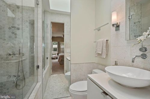 1406 Swann St, Washington DC  20009-3904 exterior