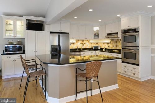 1803 Cool Spg Dr, Alexandria VA 22308-1630 exterior