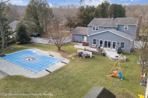 30 Cardinal Rd, Middletown NJ 07748-3262 exterior