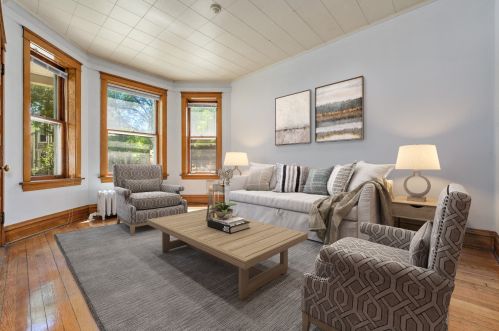 2008 Addison St, Chicago IL 60618-6102 exterior