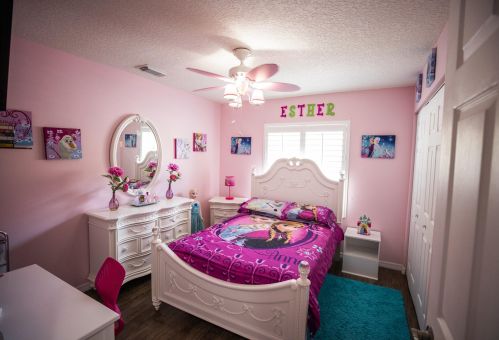 276 Ferris Dr, Fort Pierce FL 34983-8625 exterior