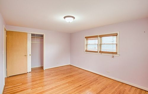 4668 Devon Ave, Chicago IL 60712-4420 exterior