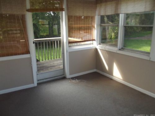 42 Mathewson Ave, Enfield CT 06082-4353 exterior