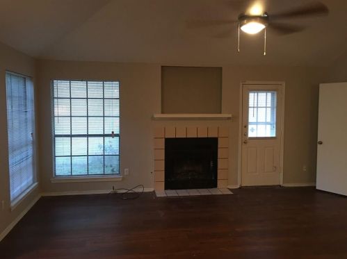 4714 Castleman Dr, Austin TX  78725-1720 exterior