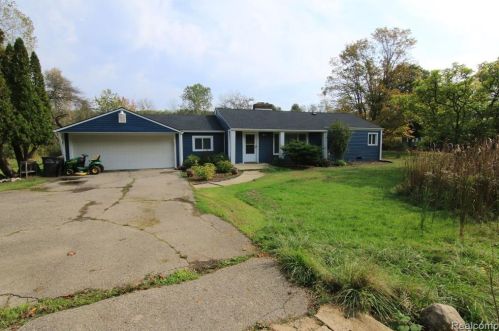 19750 Beck Rd, Northville MI  48167-1796 exterior