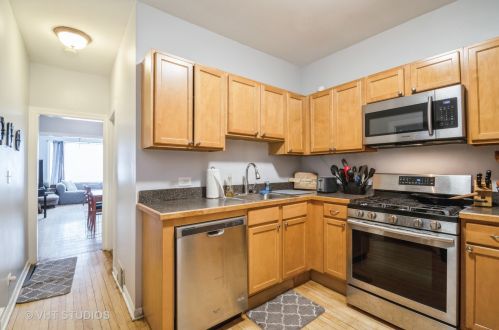 2340 Cullom Ave, Chicago IL 60634-1620 exterior