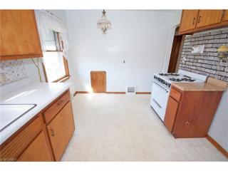 17401 Puritas Ave, Cleveland OH  44135-2543 exterior