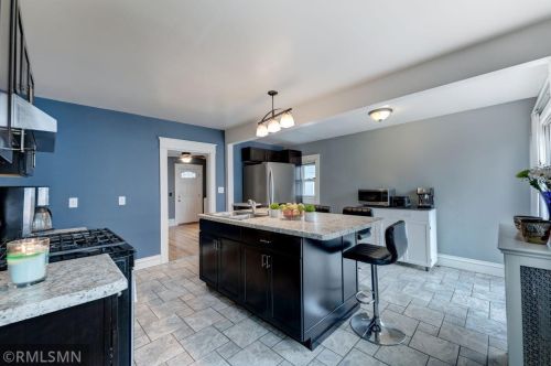 1025 Jameson St, Saint Paul MN 55103-1445 exterior