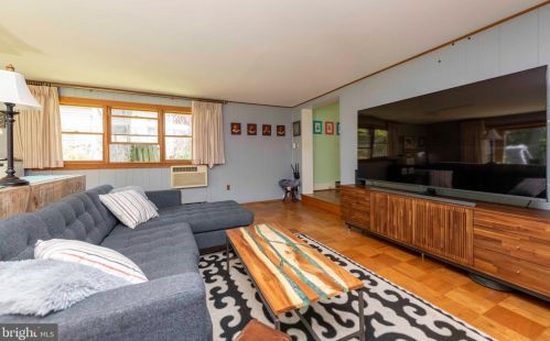 5708 20th St, Arlington, VA 22205-3204