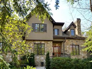 1640 Olmsted Dr, Asheville NC  28803-1937 exterior