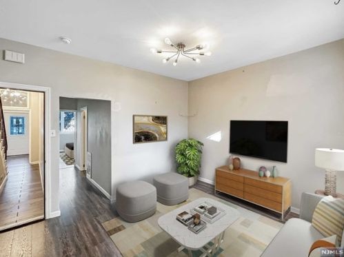 161 St, Union City NJ 07087-5439 exterior