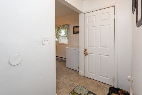 35 Grammont Rd, Worcester MA 01607-1175 exterior