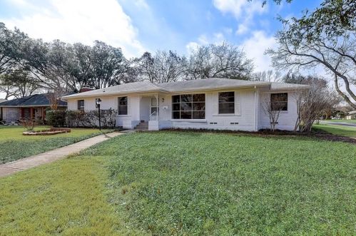 3306 Chadwell Dr, Dallas TX 75234-5120 exterior