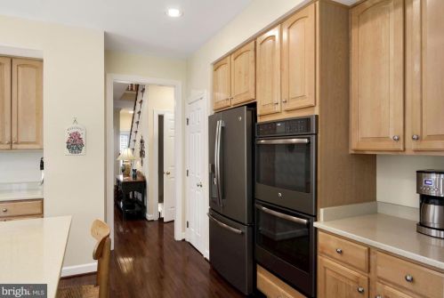 916 Brick Mnr Cir, Silver Spring MD 20905-3819 exterior