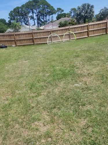 781 Thornhill Dr, Fort Pierce FL  34983-4037 exterior