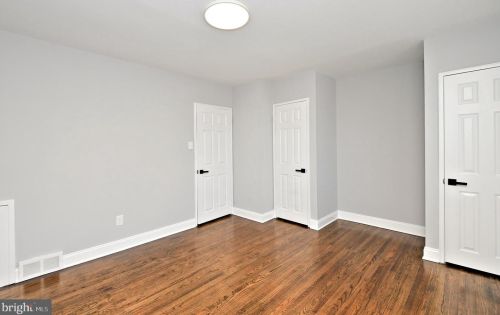 8721 Jackson St, Philadelphia PA 19145-2427 exterior