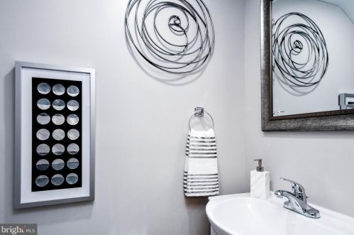 4227 Edson Pl, Washington DC  20019-8023 exterior