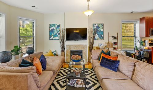 6601 Kimbark Ave, Chicago, IL 60637-4490