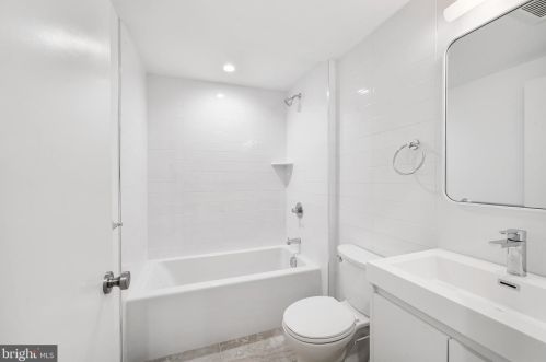 618 Catharine St, Philadelphia PA  19147-2910 exterior