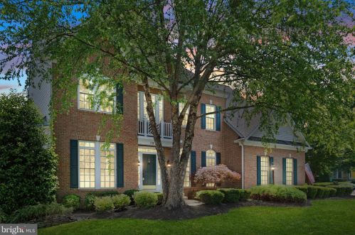 1545 Coomber Ct, Herndon, VA 20170-2573