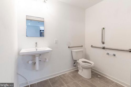 2062 2nd St, Philadelphia PA 19122-0033 exterior