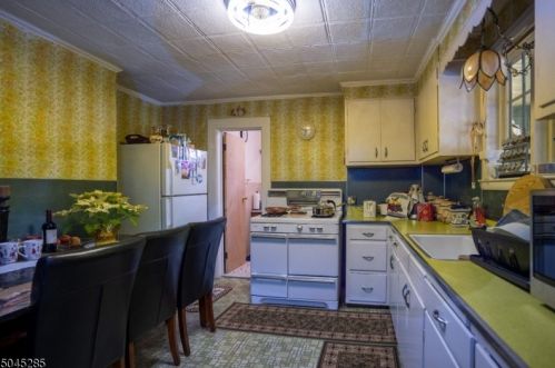 64 New York Ave, Newark NJ 07105-1211 exterior