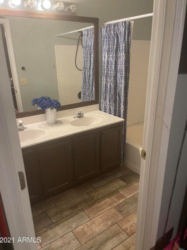 5633 42nd St, Phoenix AZ 85050-3377 exterior