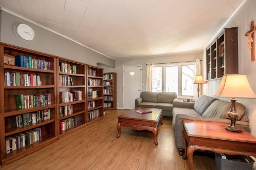 1151 Charlton St, Saint Paul MN 55118-2119 exterior